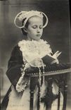 CPA Folklore Jeune fille de Pleyben lecture pleine 
