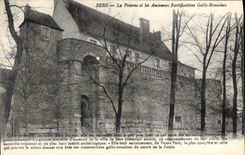 CPA La poterne et les anciennes fortifications gallo romaines 