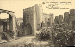 CPA Gand Chateau des Comtes de Flandre Avant cour Chatelet d'entree et chemin de ronde (1180) 