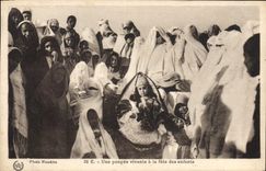 CPA Fantaisie Poupee   Une poupe vivante a la fete des enfants 