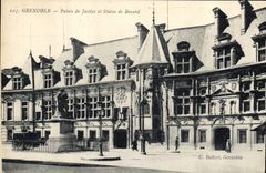 CPA Grenoble Palais de Justice et Statue de Bayard 