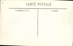CPA Militaria Guerre europeenne 1914 Le crime de Reims La cathedrale bombardee et incendiee par les 