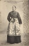 CPA Folklore Jeune fille des environs de Douarnenez Costume de fete 