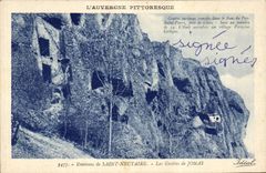CPA L'Auvergne Pittoresque Environs de Saint Nectaire Les Grottes de Jonas 