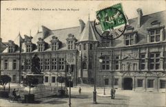 CPA Grenoble Palais de Justice et la Statue de Bayard 