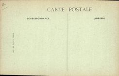 CPA Militaria Les fetes de la victoire a Paris 14 juillet 1919 Le Cenotaphe la nuit sous l'Arc de Tr