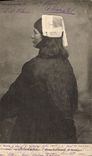 CPA Folklore Jeune fille etude des Coiffes de Bretagne 