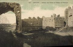 CPA Vaucluse Interieur des Ruines du Chateau de Petrarque 
