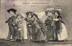 CPA Poupee Bretagne costumes des Cotes du nord Folklore Begard Paimpol Matignon
