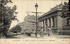 CPA Le Havre Palais de Justice et le Boulevard de Strasbourg Tramway