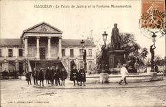 CPA Issoudun Le Palais de Justice et la Fontaine Monumentale 
