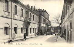 CPA Medea La Sous Prefecture et le Grand Hotel