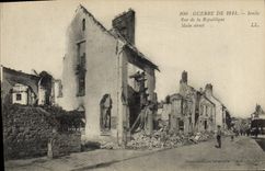 CPA Militaria Senlis Rue de la Republique