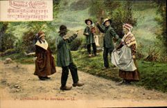 CPA Folklore Auvergne La bourree