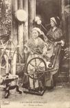 CPA Folklore Auvergne Fileuse au rouet