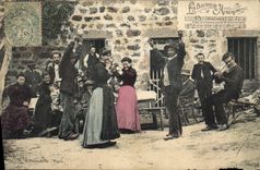 CPA Folklore Auvergne La bourree