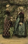 CPA Folklore Costumes de Lorient et d'Hennebont (carte toilÃ©e)