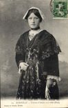CPA Folklore Morbihan Costume d'Auray avec chale 