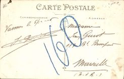 CPA Folklore Morbihan Costume d'Auray avec chale 