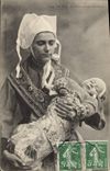 CPA Folklore Un bebe de Plougastel Daoulas