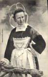 CPA Folklore Jeune de fille de Chateauneuf du Faou 