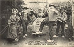 CPA Folklore Auvergne La bourree
