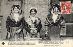 CPA Folklore Auvergne Femmes