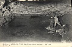 CPA Grotte Grottes Arcy sur Cure Les grottes Lavoir des fees