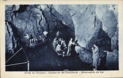 CPA Grotte Grottes de Betharram Debarcadere du lac Barque