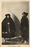 CPA Fantaisie Poupee Couple de pecheurs Nazare