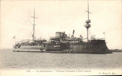 CPA Bateau de guerre Le Devastation Cuirasse d'escadre a Fort central
