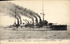 CPA Bateau de guerre Danton Cuirasse d'escadre a turbines