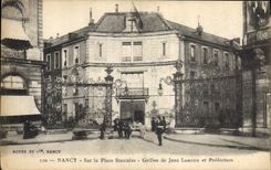CPA Nancy Sur la Place Stanislas Grilles de Jean Lamour et Prefecture 