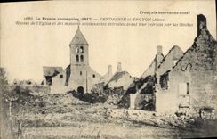 CPA Militaria Vendresse et TRoyon Ruines de l'eglise et des maisons avoisinantes detruites avant leu