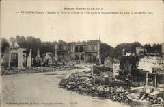 CPA Militaria Revigny La rue de Vitry et l'Hotel de ville apres le bombardement 