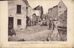 CPA Militaria Maisons detruites a O