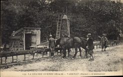 CPA Militaria Vadenay Marne L'abrauvoir Cheval