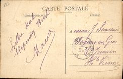 CPA Folklore Les mariages de Plougastel Defile des maries apres la ceremonie religieuse Mariage