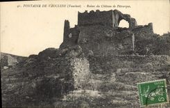 CPA Fontaine de Vaucluse Ruines du Chateau de Petrarque
