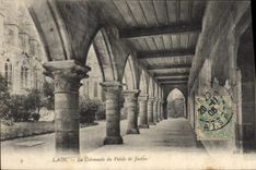 CPA Laon La colonnade et le Palais de justice Pencihe Bateau