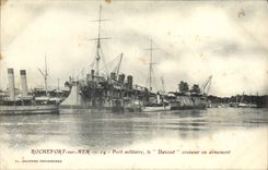CPA Bateau de Guerre Rochefort sur Mer Port militaire Le Davout Croiseur en armement