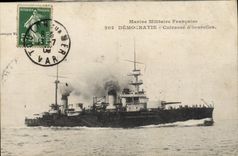 CPA Bateau de Guerre Democratie Cuirasse a tourelles