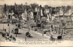 CPA Militaria Douai Aspect des cafes de la grand place apres l'incendie
