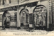 CPA Militaria Bombardement de Reims par les Allemands Maisons rue de l'Universite 