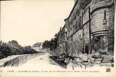 CPA Laon Palais de justice Facade sur les remparts nord Ancien palais espicopal