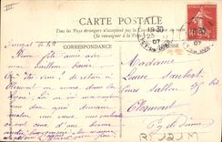 CPA Folklore Auvergne Gentille Auvergnate au regard distrait