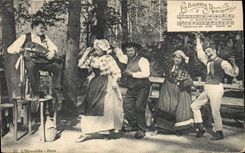 CPA Folklore Auvergne La bourree