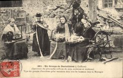 CPA Folklore Un groupe de dentellieres 5 Coiffures Types des groupes d'ouvrieres qu'on rencontre dan