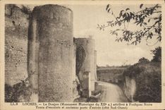CPA Chateau Loches Le donjon Tours d'enceinte et ancienne porte d'entree