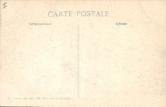 CPA Militaria Reims apres le bombardement Interieur d'une maison